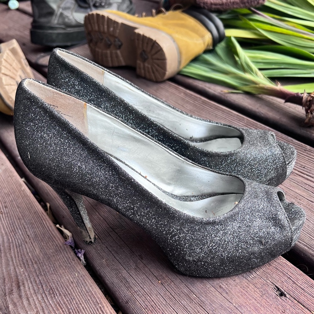 Nine West peep toe sparkly heels size 6.5 - Picture 1 of 3